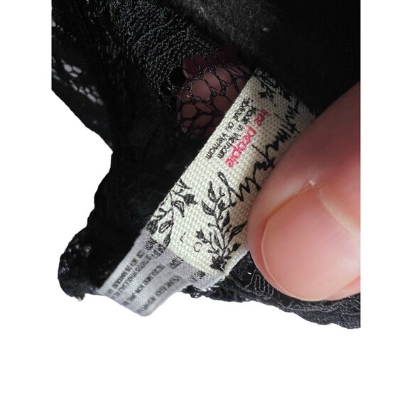 Women’s Free People Set of Two Lace Bandeau Bras Pull On Top Black Size M/L - Picture 5 of 11